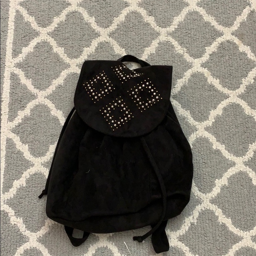 Cute black bag!